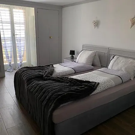 Lake Rooms 3*